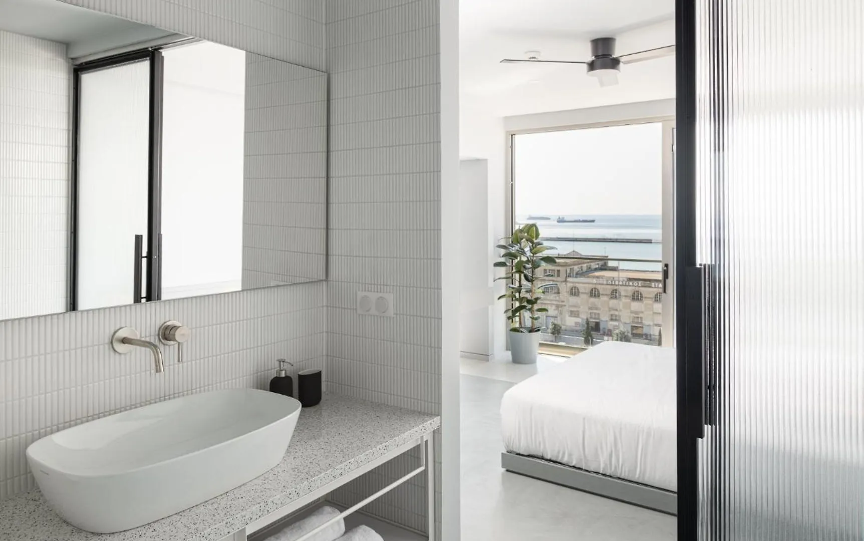 Appartamento Nero Luxury Suites By Zennova Salonicco Grecia
