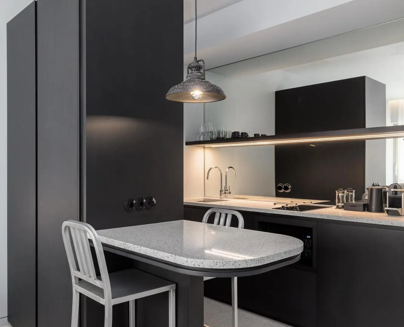 Appartamento Nero Luxury Suites By Zennova Salonicco Grecia